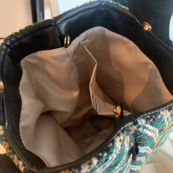 WOONAM Pure Handmade Multi color Tweed Mini Bucket Handbag Wrist Bag with poms - Picture 7 of 9